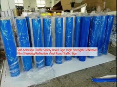 Indicateur de sécurité routière auto-adhésif à haute résistance en film réfléchissant/indicateur de circulation routière en vinyle réfléchissant