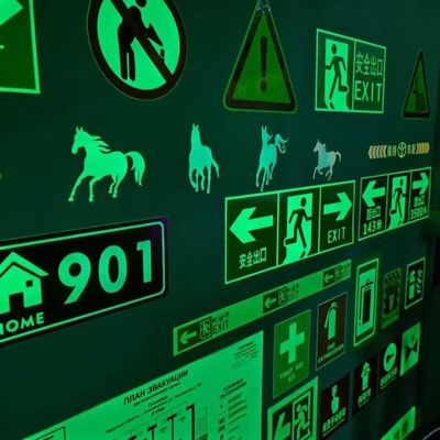 Instructions de sortie d'urgence Vinyle réfléchissant 240mic pour signalisation de sécurité