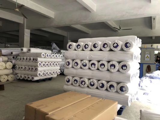 Tissu de drapeau en Satin de Polyester blanc 110GSM pour impression par Sublimation directe pour la publicité drapeau de Swooper de bannière de larme